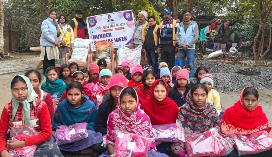 लायंस क्लब कटिहार ने खाद्य सामग्री व ऊनी वस्त्र का वितरण
