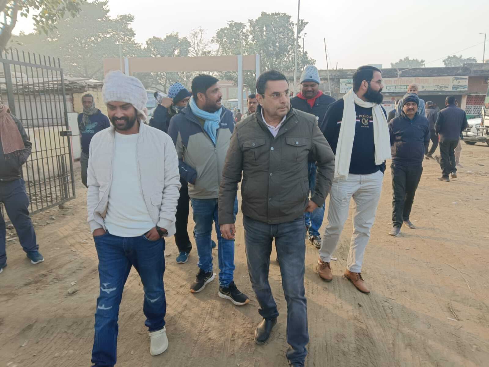 सुपर बाजार बस स्टैंड से बसों की निकासी समस्या का हुआ समाधान