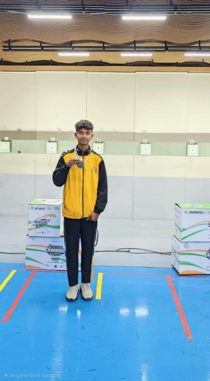 एसजीएफआइ शूटिंग चैंपियनशिप में खूंटी के रचित को रजत पदक
