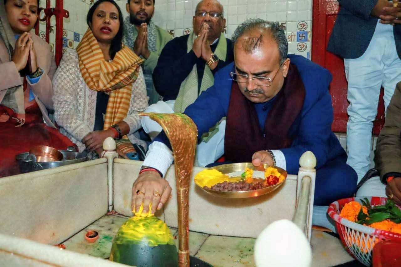 बीएमपी पंचदेव मंदिर में स्वास्थ्य मंत्री ने की पूजा