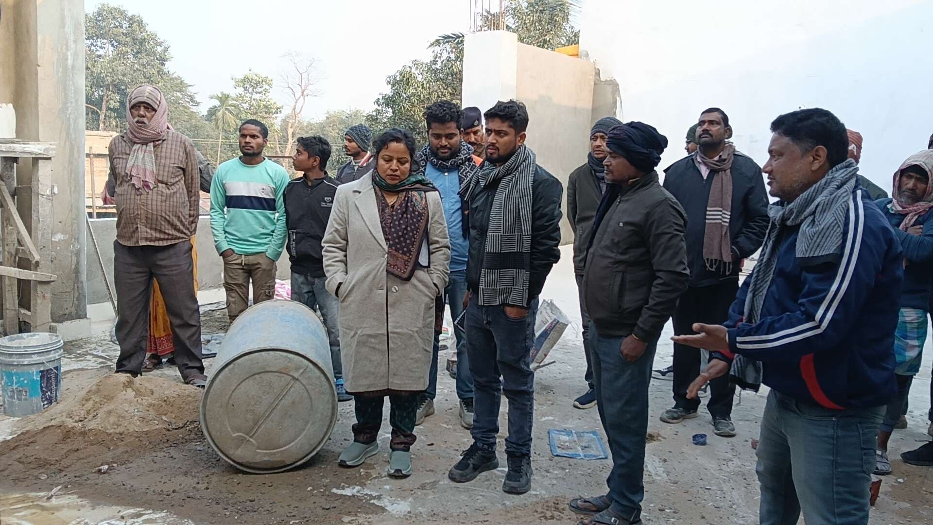 तेलता में बन रहे 30 बेड के भवन में अनियमितता