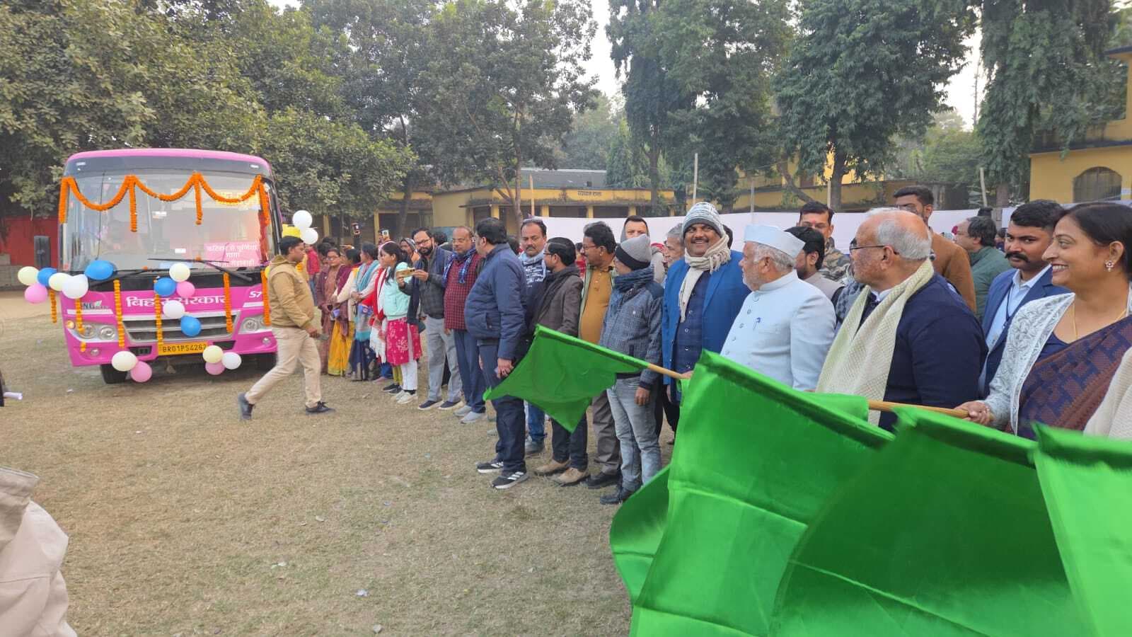 कटिहार-पूर्णिया के बीच महिलाओं के लिए पिंक बस सेवा शुरू