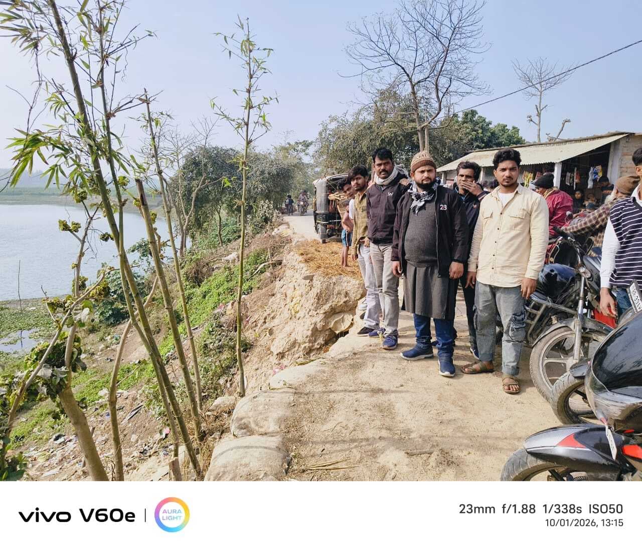 बिहार-बंगाल को जोड़ने वाली मुख्य सड़क पर कटाव का खतरा