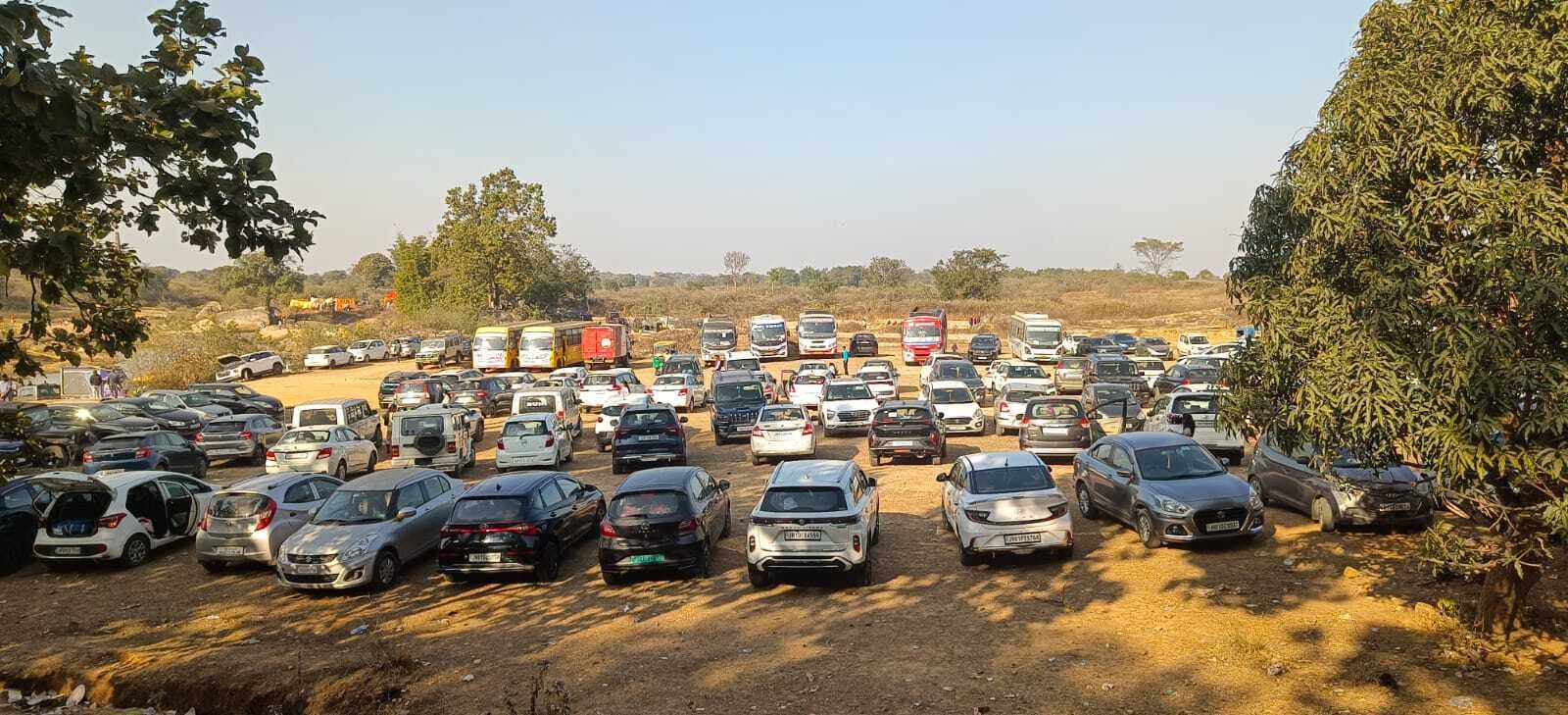 पंचघाघ सहित अन्य पिकनिक स्पॉट में उमड़े सैलानी