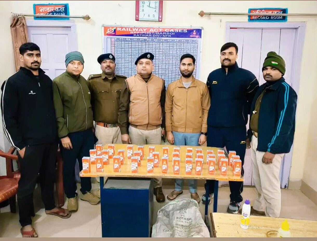 बारसोई जंक्शन पर संयुक्त कार्रवाई, विदेशी शराब जब्त