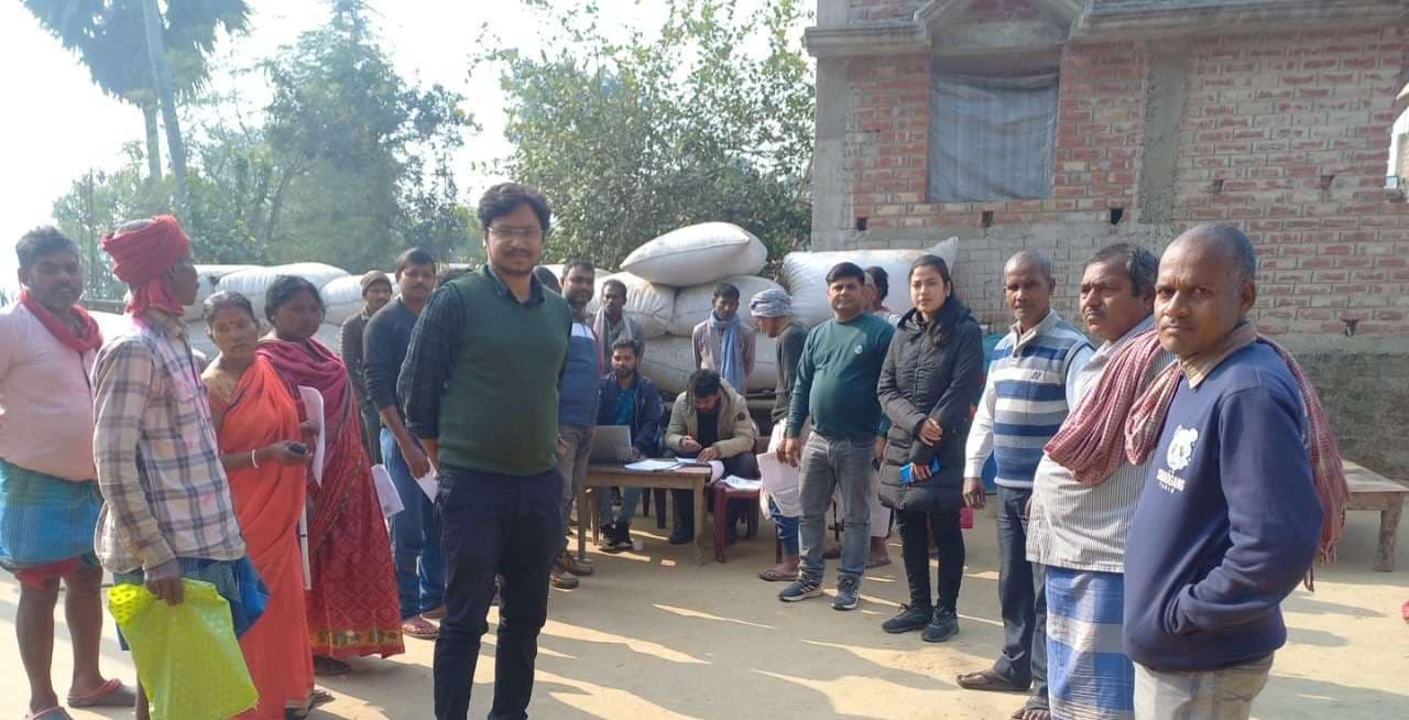 अधिकारियों ने किया फार्मर रजिस्ट्रेशन कैंप का निरीक्षण