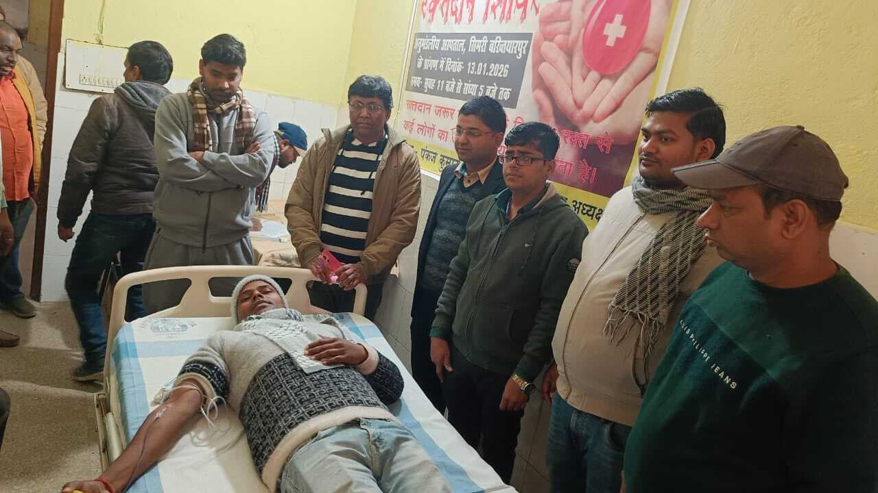 लोगों ने शिविर में भाग लेकर बढ़-चढ़ कर किया रक्तदान