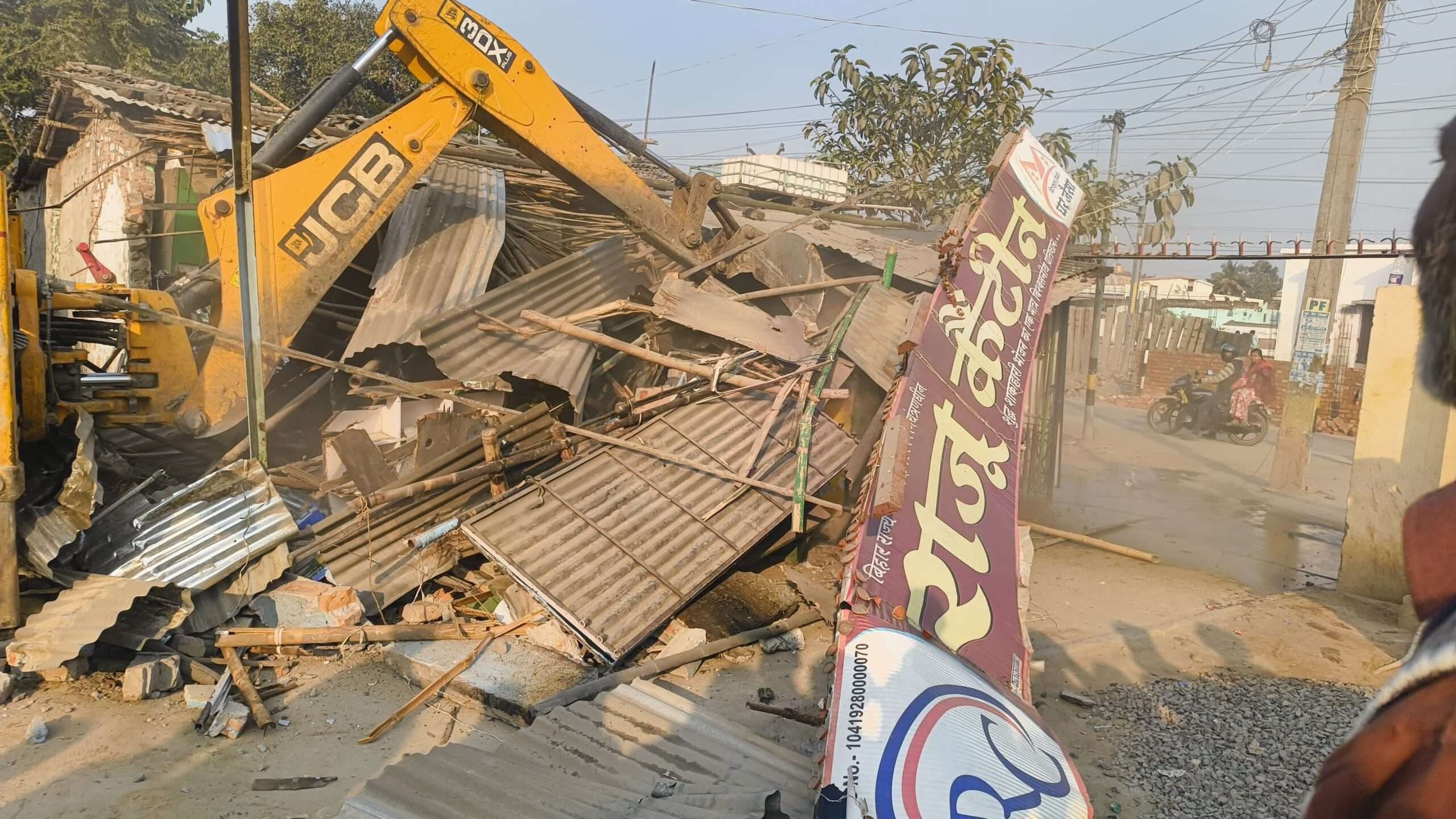 सुपर बाजार बस स्टैंड से बसों की निकासी की समस्या का हुआ समाधान