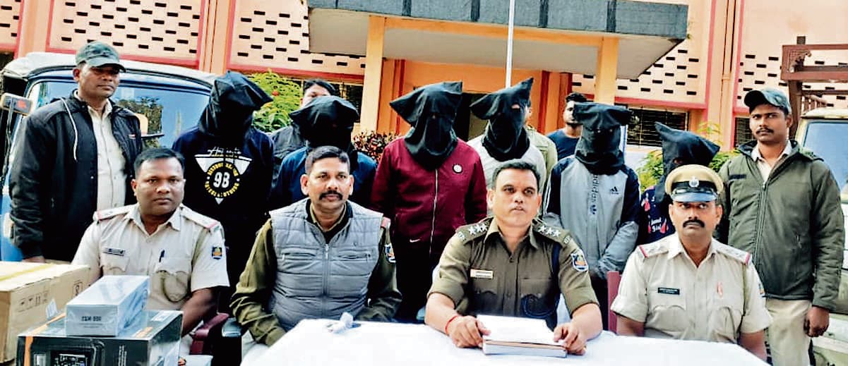 Rourkela News : गोदाम से लाखों का म्यूजिक सिस्टम चुराने के मामले में छह युवक गिरफ्तार