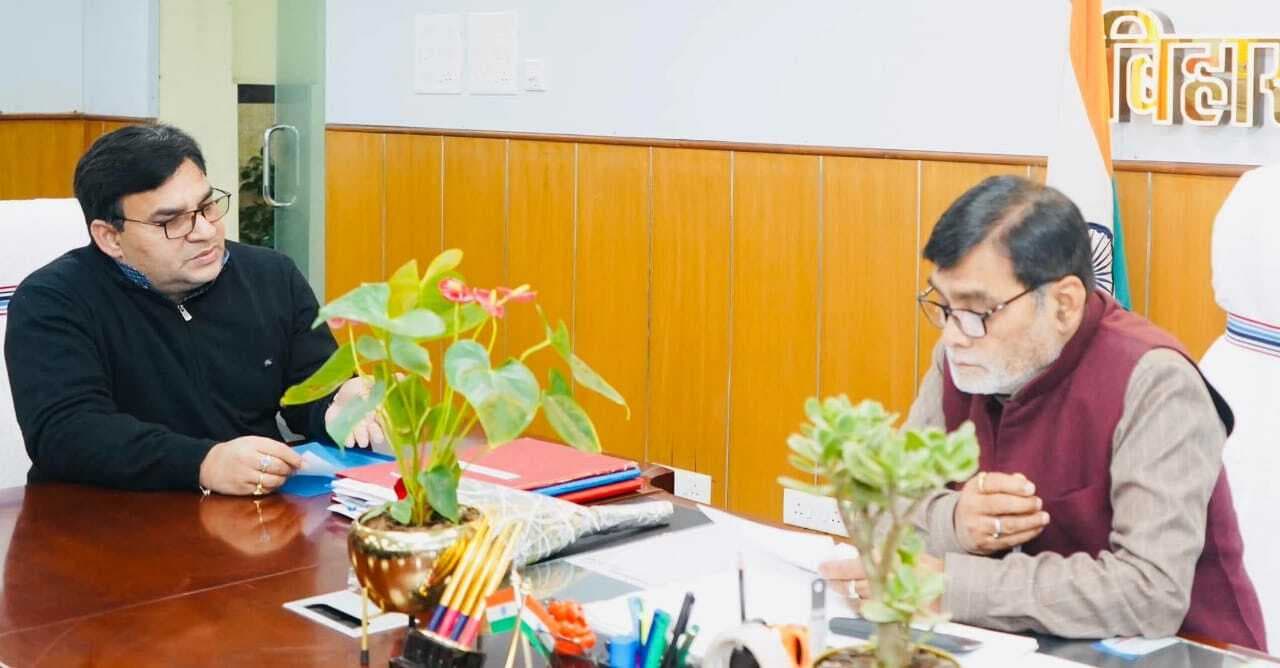 चनावे में कृषि महाविद्यालय की स्थापना की मांग को विधायक ने मंत्री को सौंपा ज्ञापन