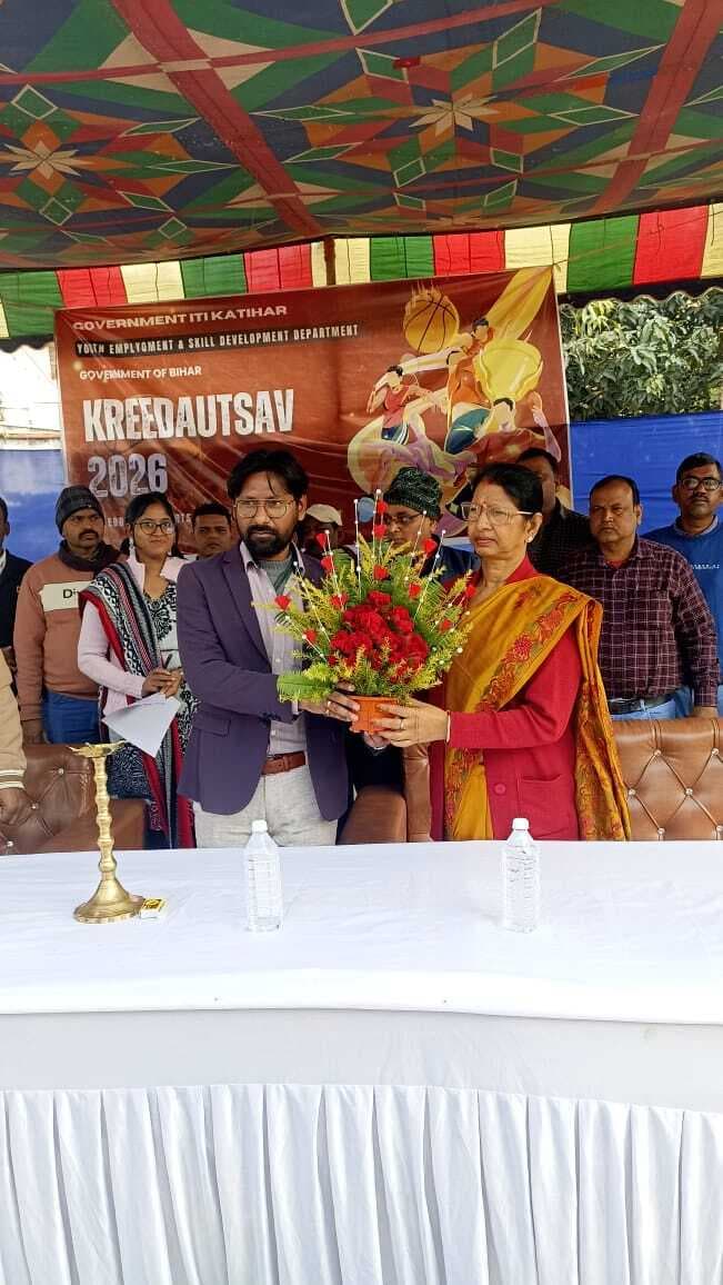 तकनीकी दक्षता के साथ शारीरिक व मानसिक सशक्तता भी आवश्यक