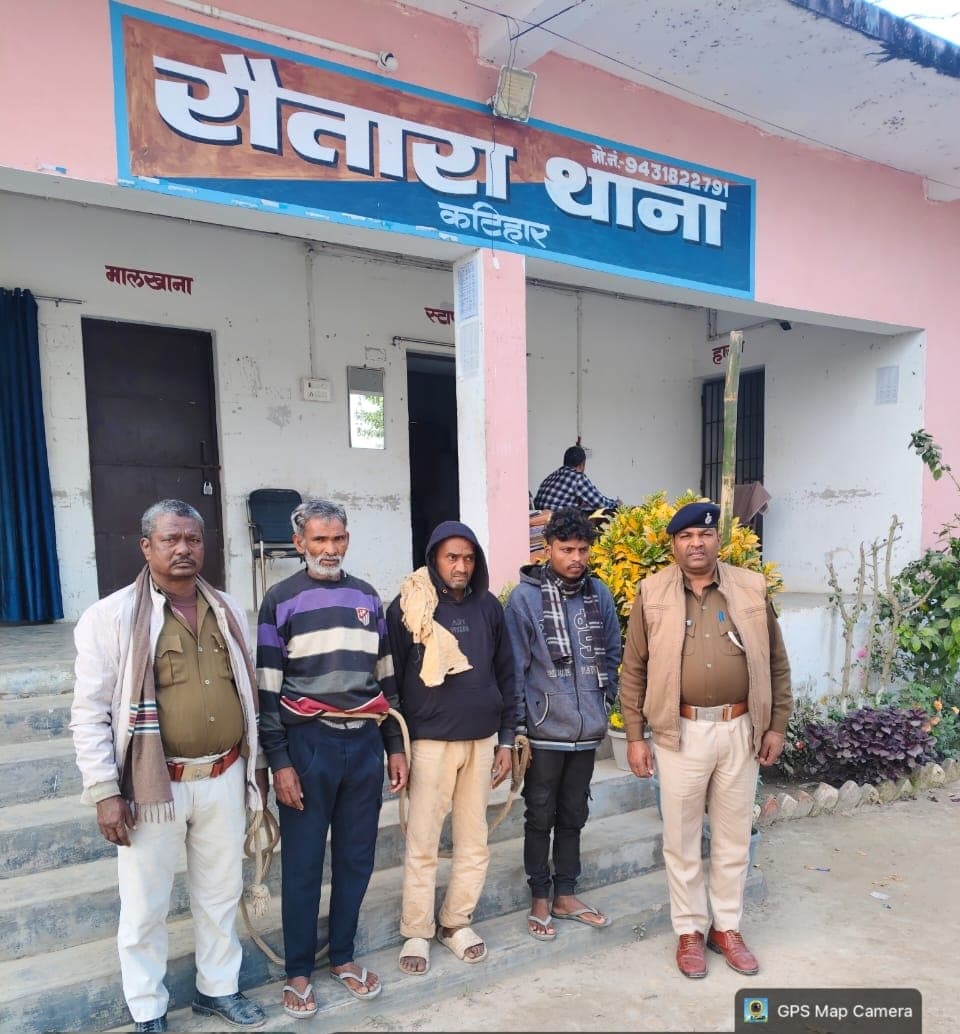 शराब के नशे में हंगामा कर रहे तीन शराबियों को किया गिरफ्तार