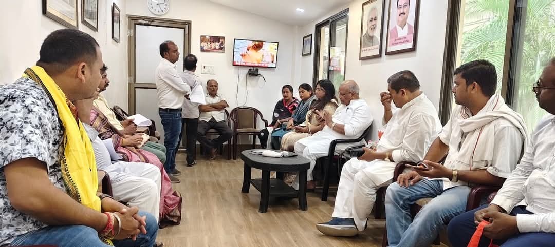 प्रमुख ने उत्क्रमित मध्य विद्यालय कजरी का निरीक्षण किया