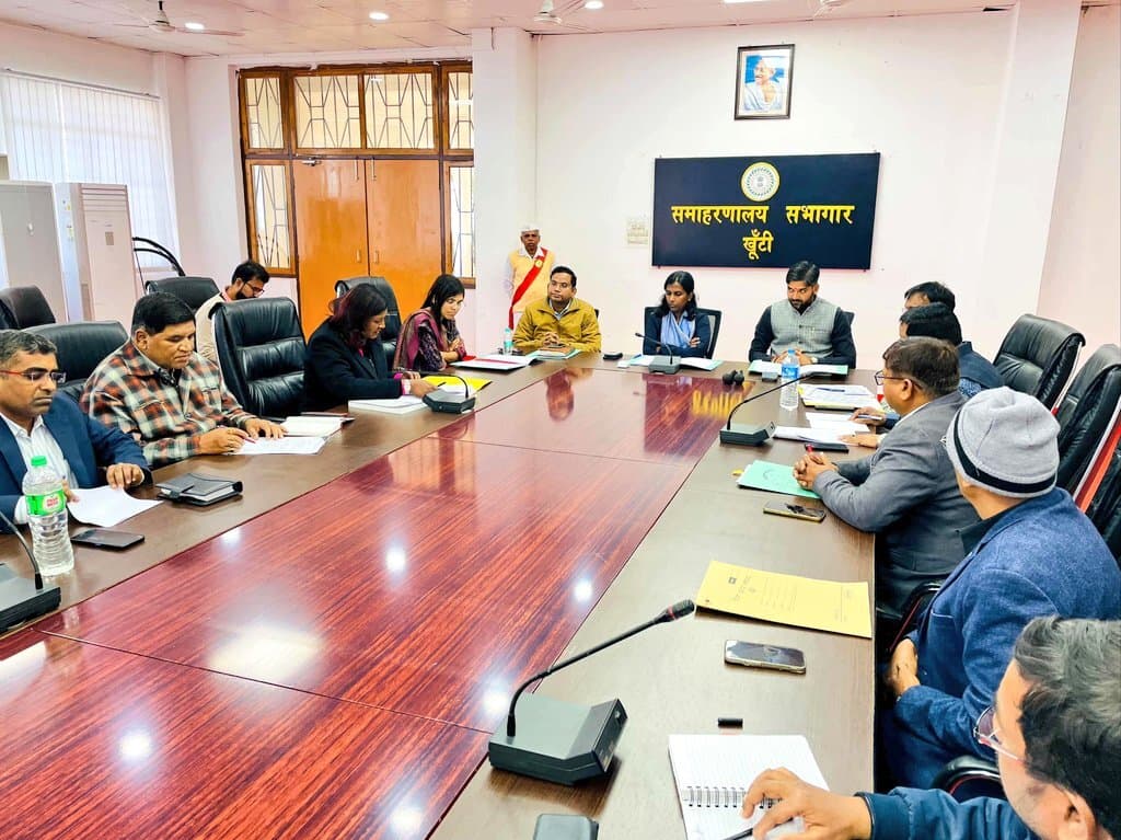 चुनाव की सभी तैयारियां समय रहते पूर्ण कर लें : डीसी