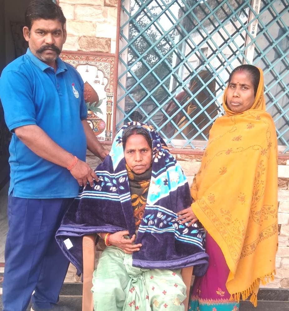 Bhagalpur news वार्ड 22 में जरूरतमंदों के बीच कंबल वितरण