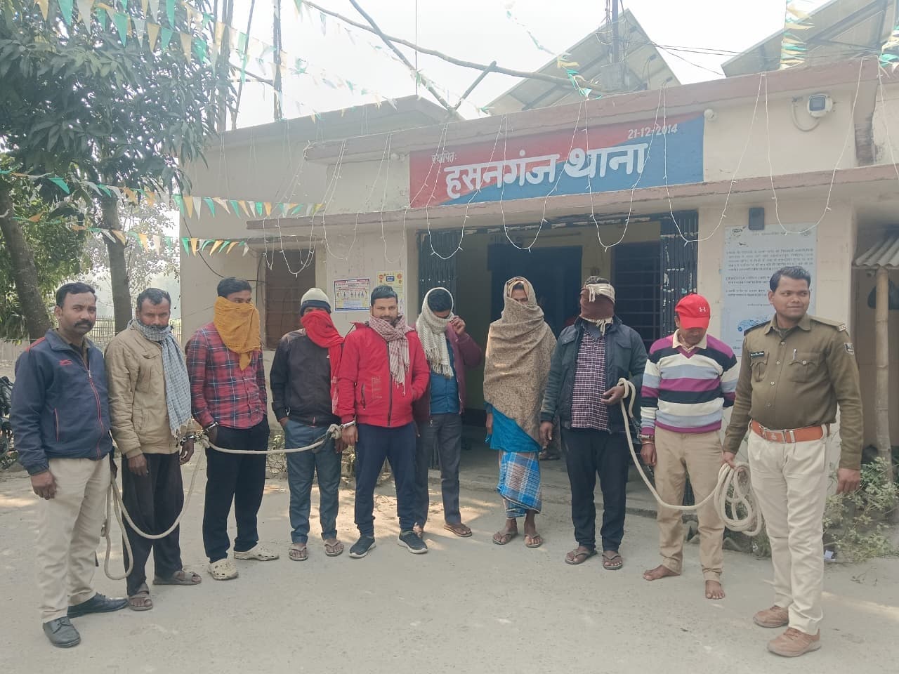 शराब पीकर हो हंगामा करने के आरोप में आठ शराबी गिरफ्तार