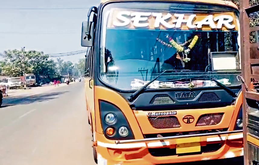 Jharsuguda News : बस से कुचलकर यात्री की मौत, चालक हिरासत में