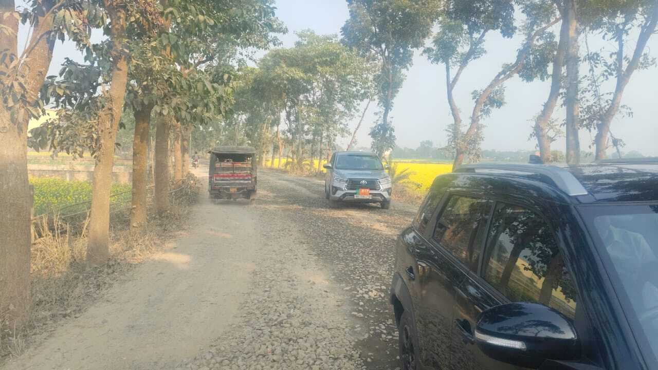 विधायक व जिपध्यक्ष ने सड़क का लिया जायजा, कहा जल्द दुरूस्त होगी