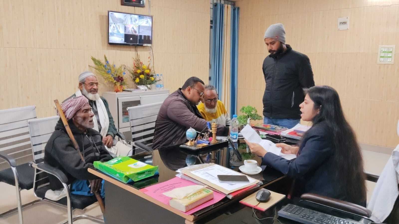 अनुमंडल जनता दरबार में चार मामलों की सुनवाई