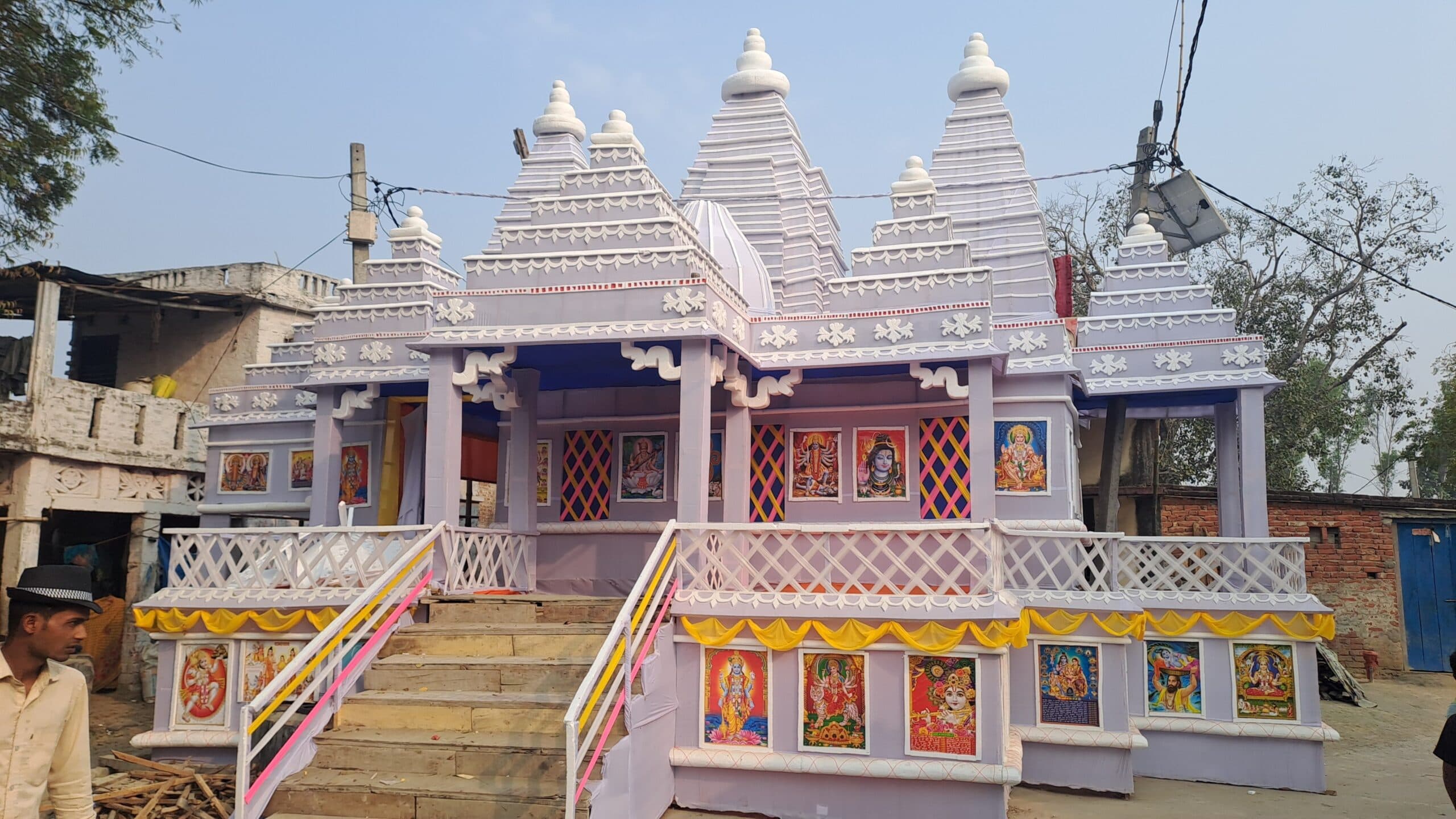 भोरे के वसुदेवा में दिखेगी पुणे के त्रि-मंदिर की भव्यता, छात्र दल ने तैयार किया चार लाख का विशेष पंडाल