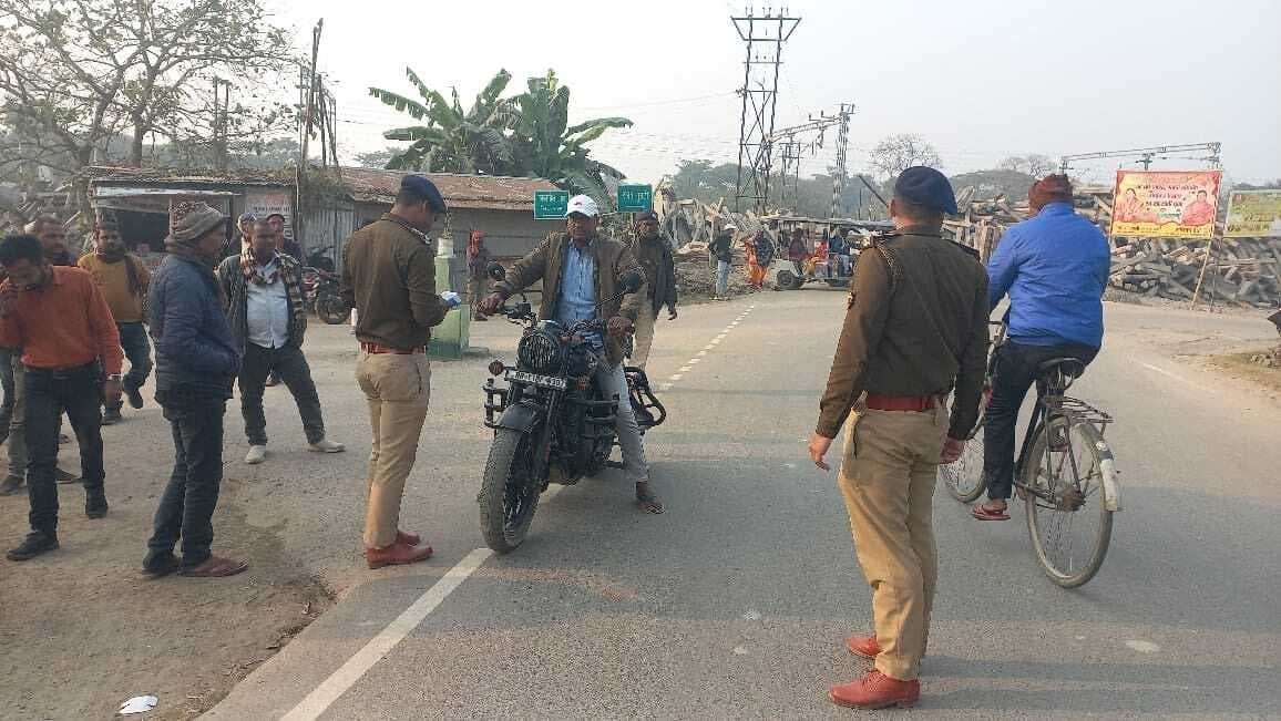 वाहन चालकों से 50 हजार जुर्माना वसूला