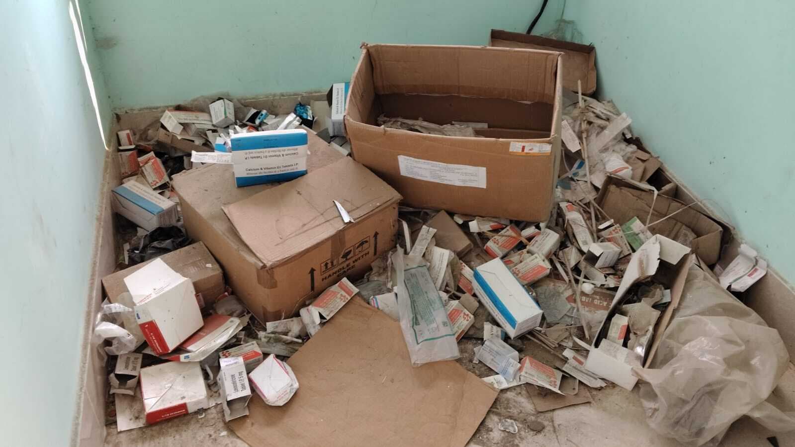 शिवानंदपुर हेल्थ एंड वेलनेस सेंटर में मिली बड़ी मात्रा में एक्सपायरी दवाएं