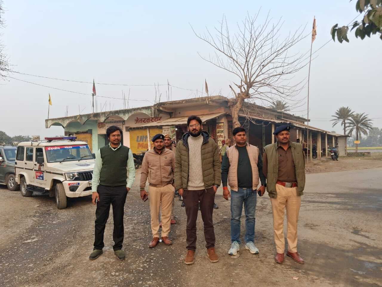 विधि व्यवस्था बनाये रखने के लिए निकाला फ्लैग मार्च