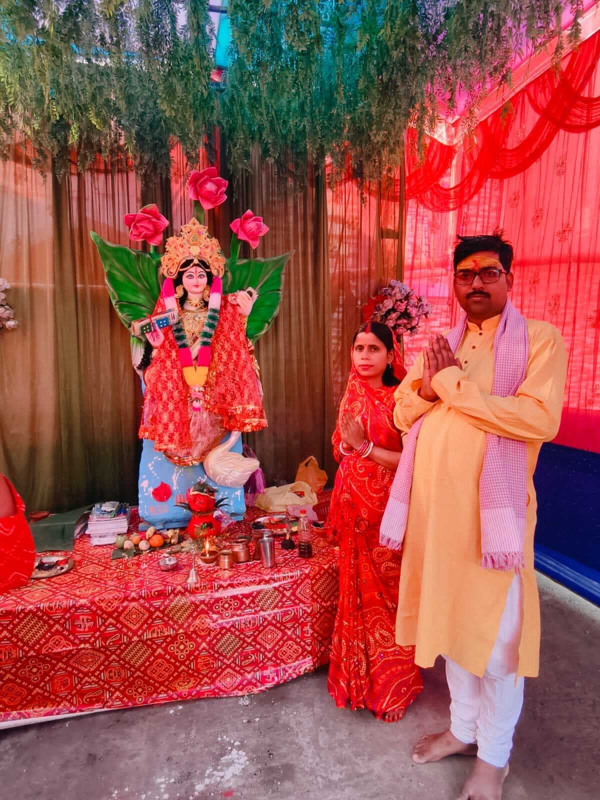 विद्या की देवी मां सरस्वती की हुई पूजा