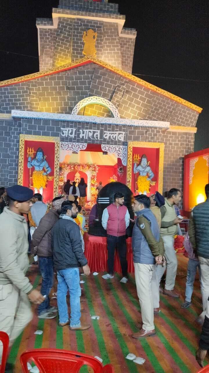 जय भारत क्लब में श्रद्धालुओं की उमड़ी भीड़