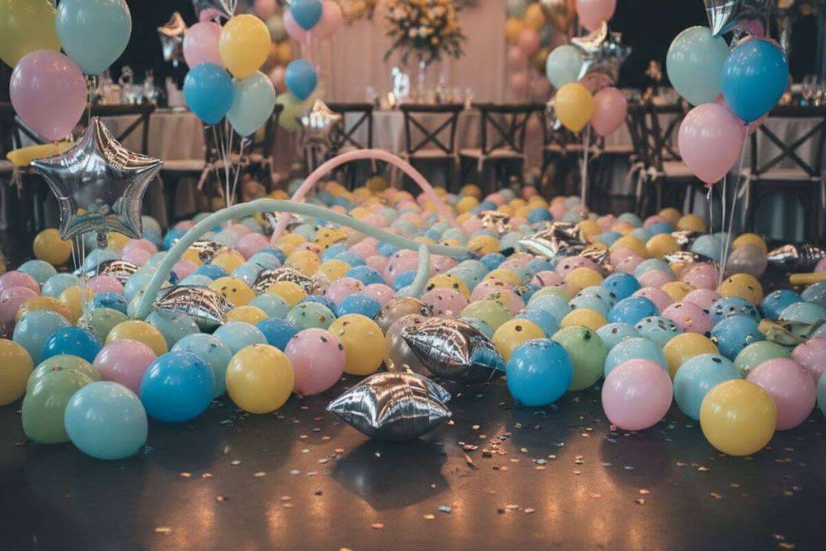 floor balloon decoration image