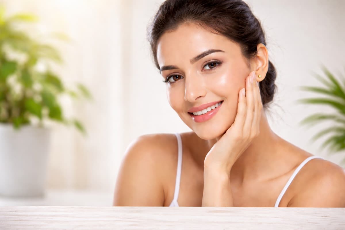 सिर्फ 7 दिनों में पाएं ग्लोइंग और स्मूद स्किन, घर पर अपनाएं ये आसान उपाय और देखें कमाल!