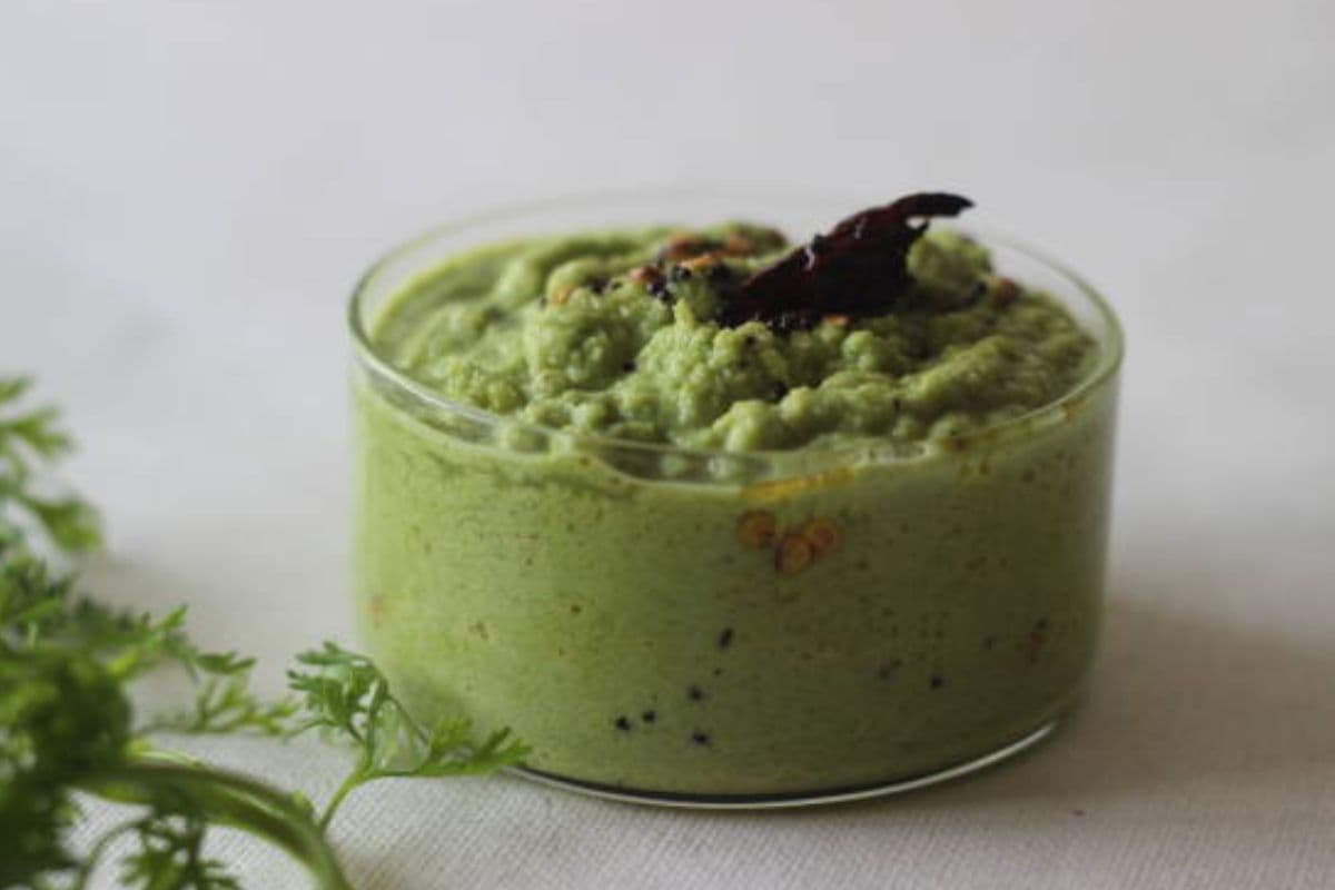 खाने का स्वाद बढ़ा देगी केले की चटपटी चटनी, झटपट होगी तैयार