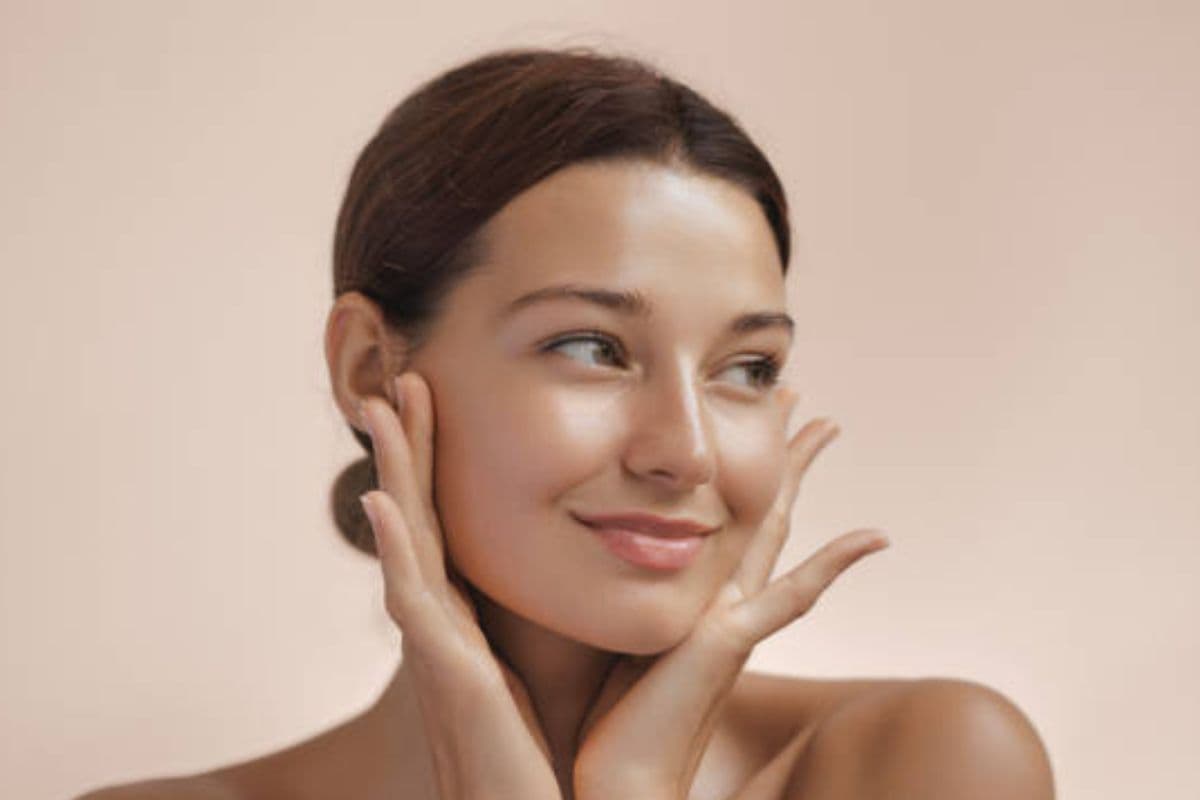 इन आसान घरेलू नुस्खों से निखर उठेगी चेहरे की रौनक