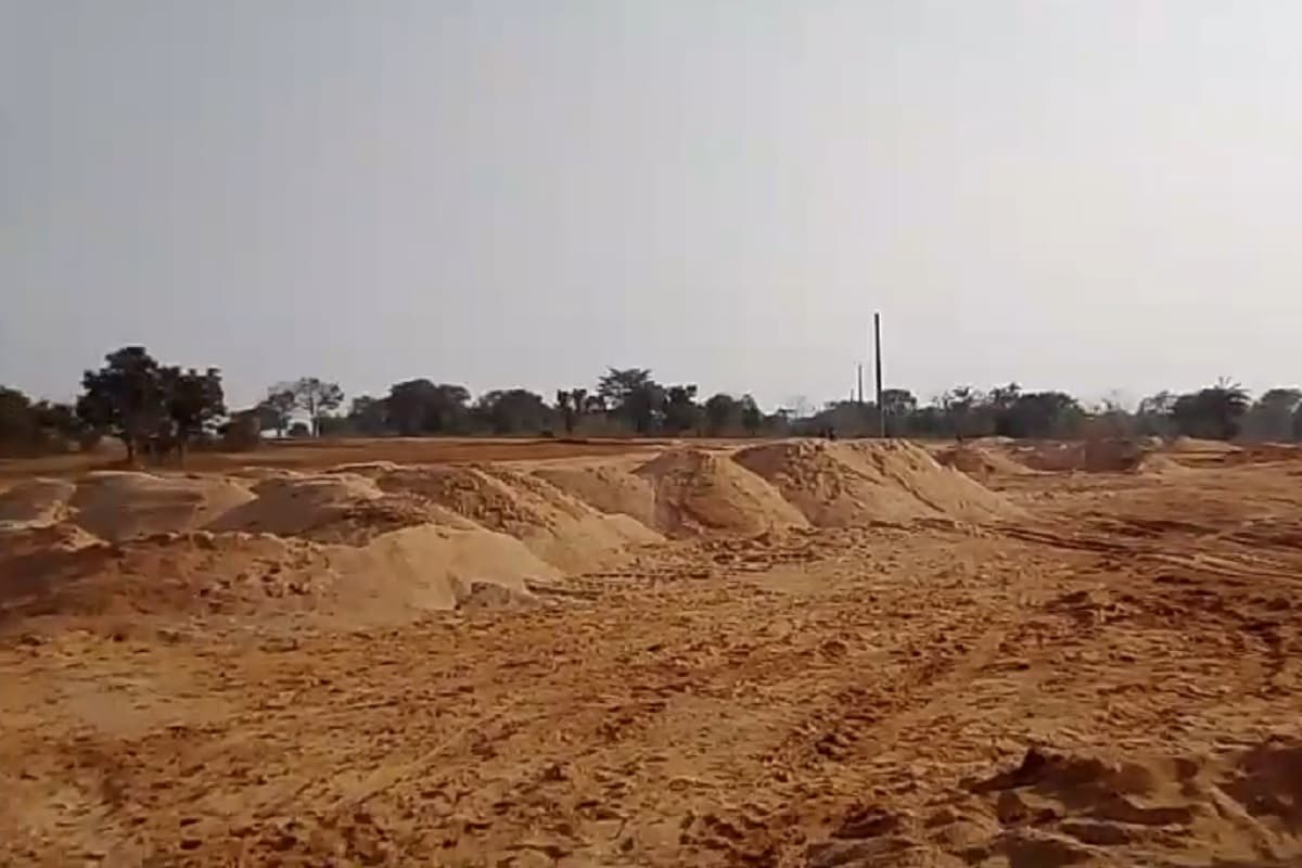 चांडिल का तीन चेकनाका बना हाथी का दांत, शाम होते ही बालू का अवैध खेल शुरू