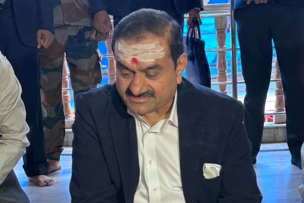 देवघर पहुंचे उद्योगपति गौतम अदाणी, बोले- मन की शांति के लिए यहां आया हूं