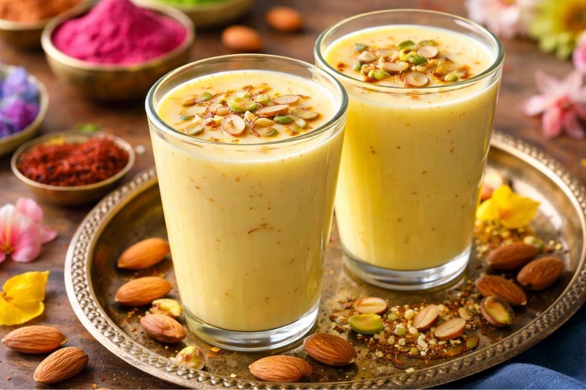 होली के दिन ट्राई करें केसर-बादाम मिल्क, मेहमान भी पूछेंगे रेसिपी