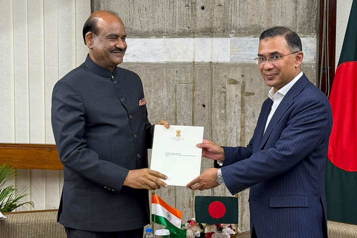 बांग्लादेश के नए पीएम तारिक रहमान से मिले ओम बिरला, प्रधानमंत्री पीएम मोदी का दिया न्योता
