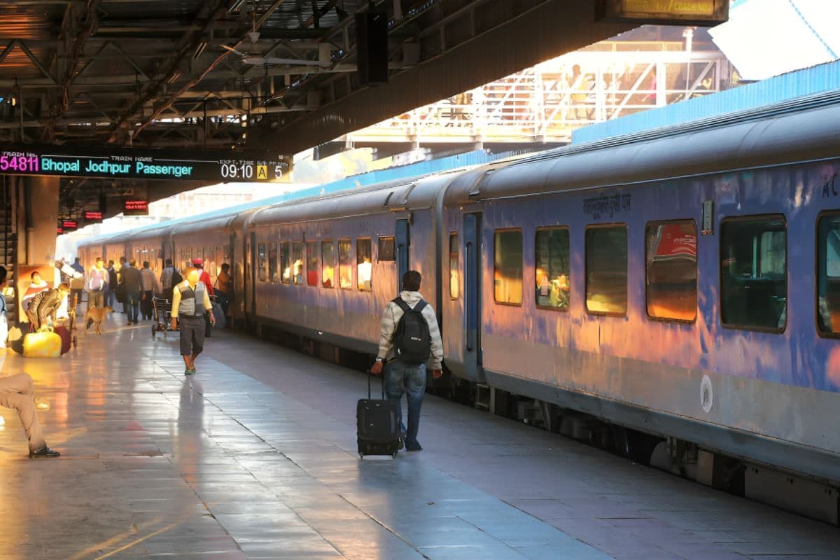अब ट्रेन छूटने से पहले बदल सकेंगे बोर्डिंग स्टेशन, यात्रियों को बड़ी राहत