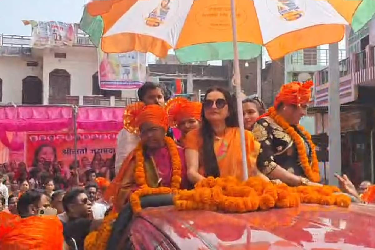 पलामू में जया प्रदा का रोड शो, अरुणा शंकर के समर्थन में मांगा वोट