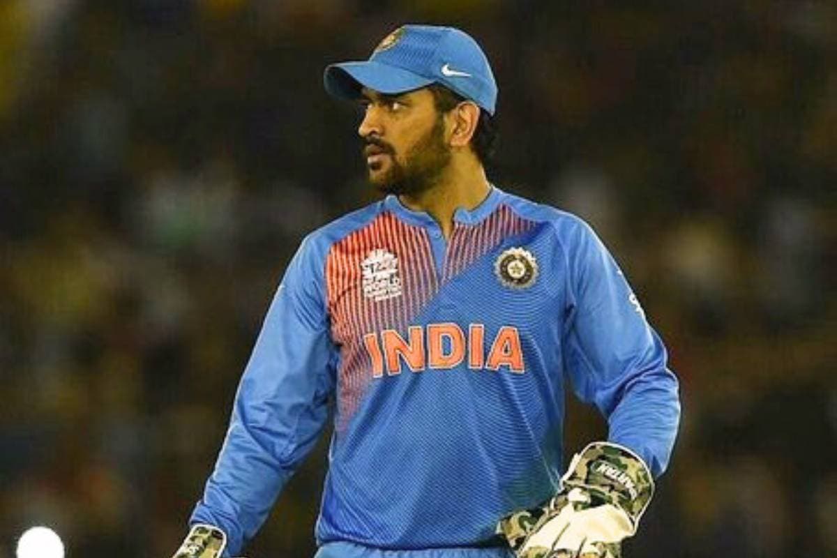 धोनी ने 2017 में अचानक क्यों छोड़ी थी कप्तानी? वजह जान हैरान रह जाएंगे आप