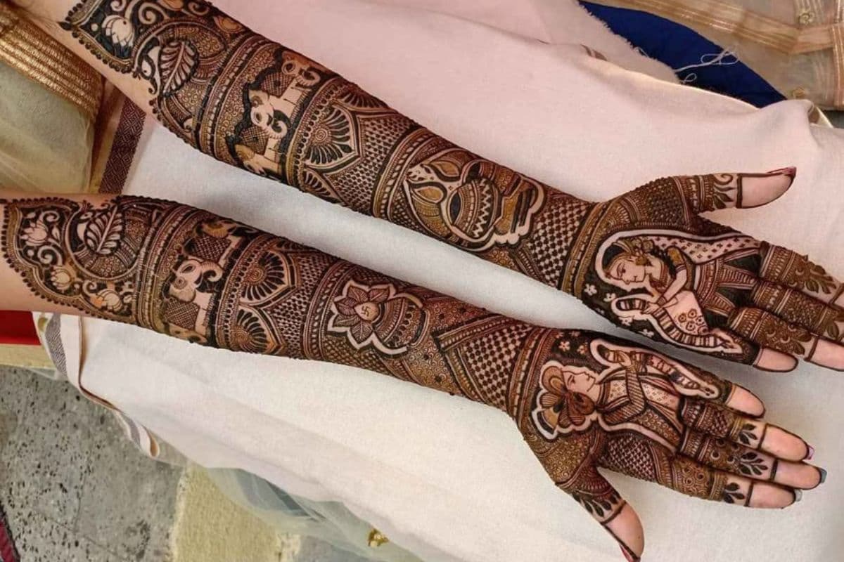 Portrait Mehndi Design for Brides