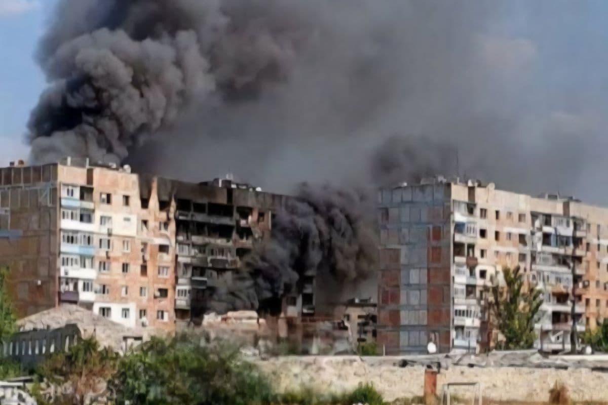 शांति वार्ता के ऐलान के कुछ ही घंटों बाद दहला यूक्रेन, रूसी ड्रोन हमले में 15 बेगुनाहों की मौत