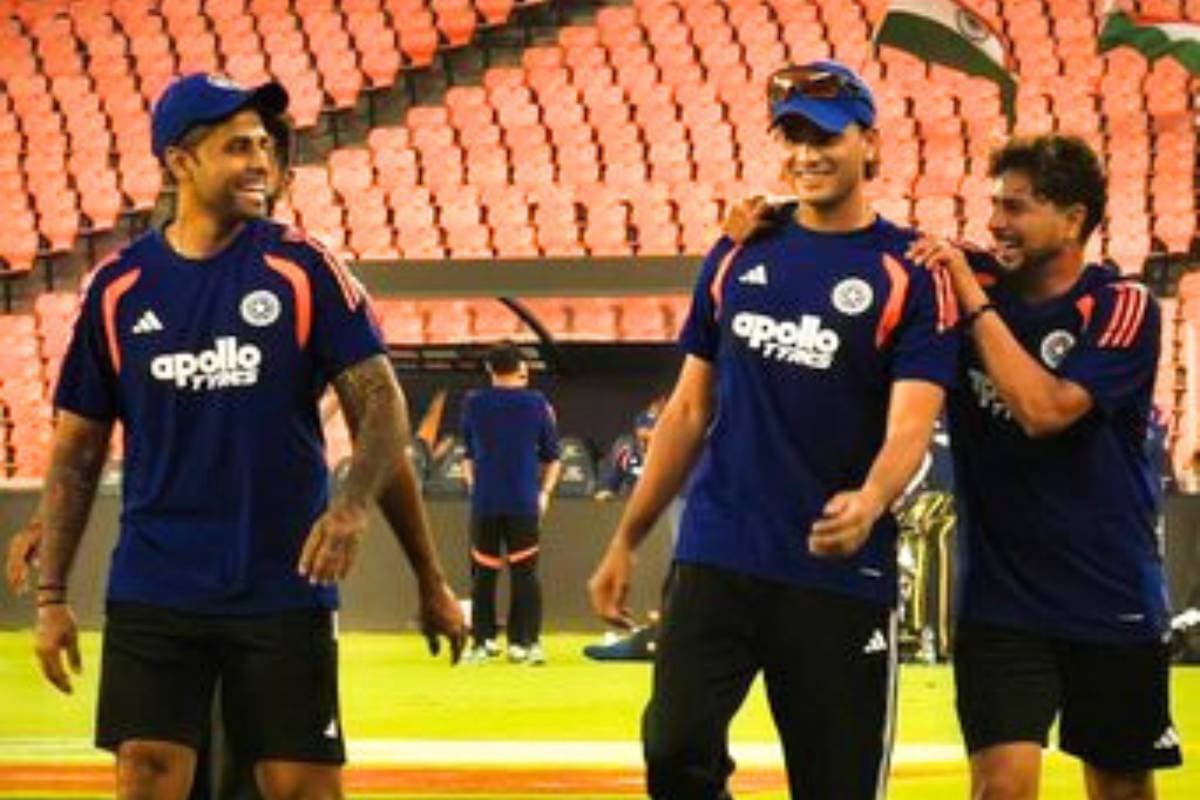 पर्ची कहां है? IND vs SA मैच से पहले कप्तान सूर्यकुमार ने टटोली अभिषेक शर्मा की जेब