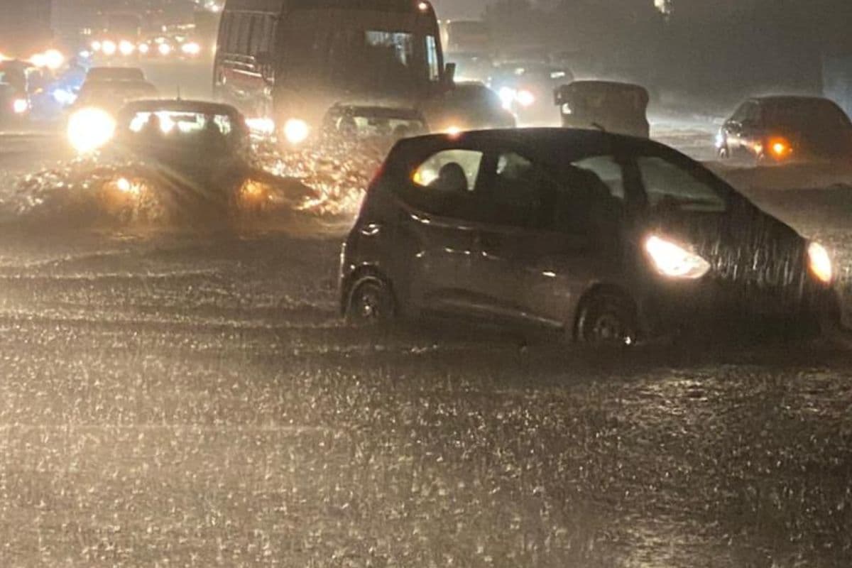 बंगाल की खाड़ी में लो प्रेशर एरिया, कोलकाता समेत 8 जिलों में बारिश और वज्रपात का अलर्ट