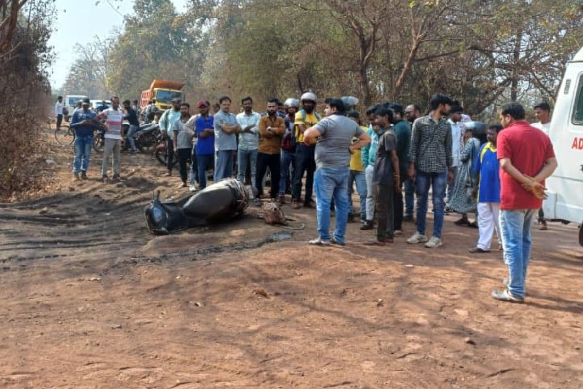 रफ्तार ने छीनी सांसें: पश्चिमी सिंहभूम में कॉलेज से घर लौट रही शिक्षिका को अज्ञात वाहन ने रौंदा, जांच में जुटी पुलिस