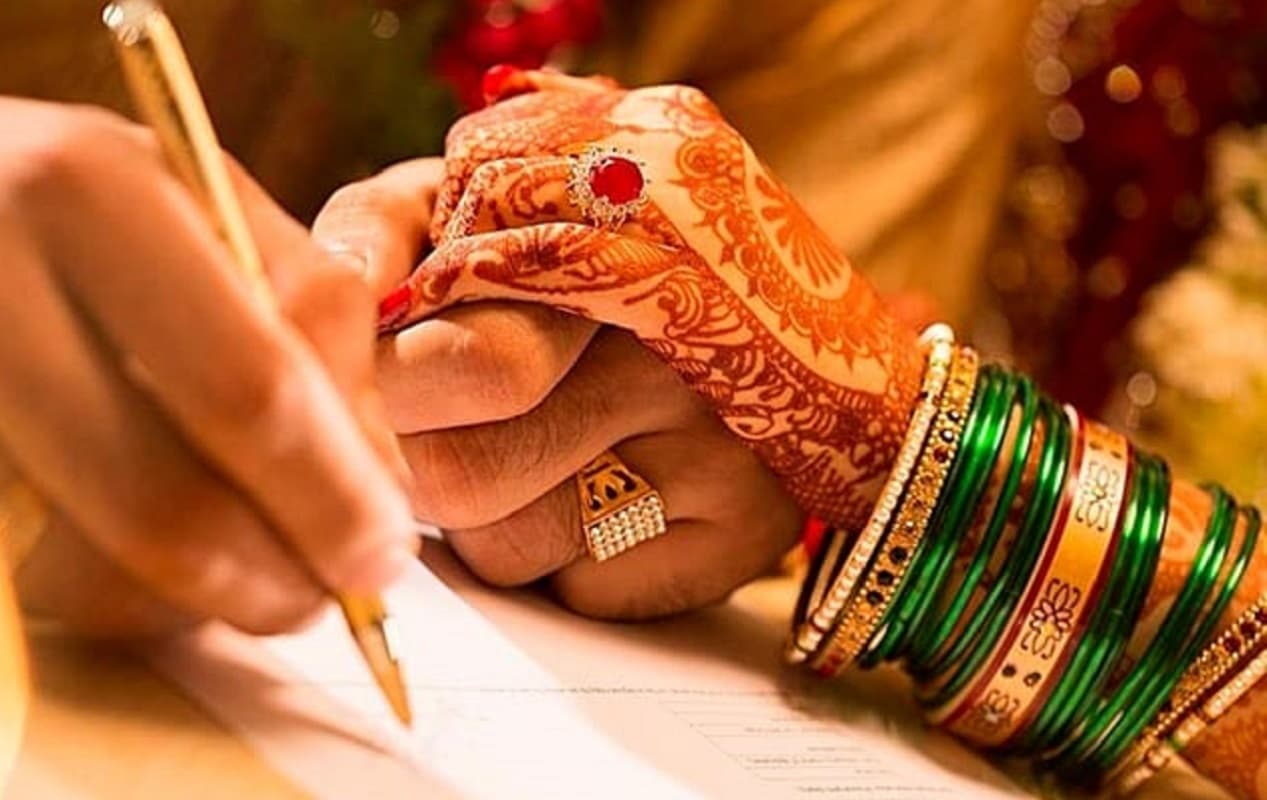 बंगाल में बढ़ा कोर्ट मैरेज का क्रेज, 2025 में पंजीकृत हुए एक लाख से अधिक दंपति