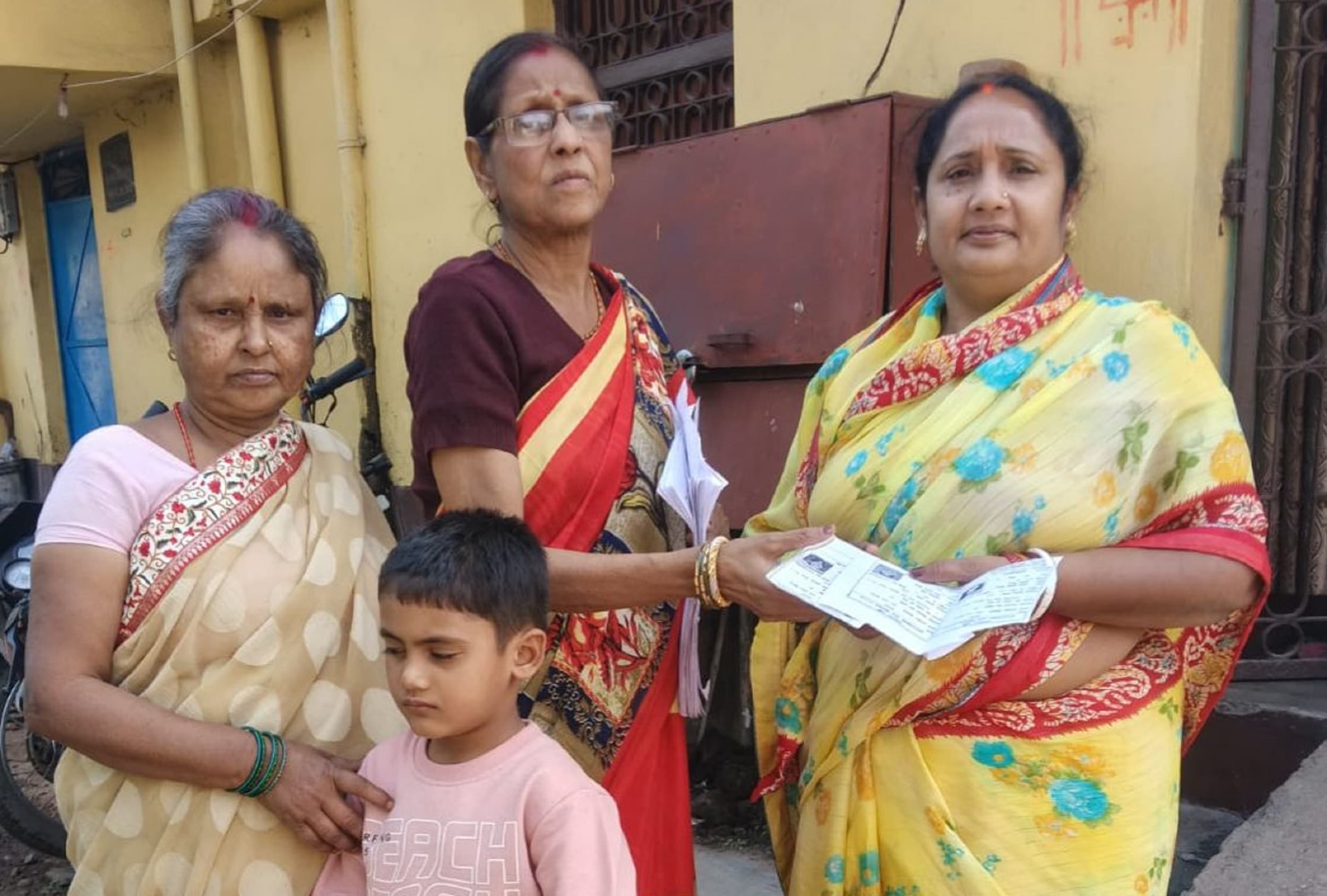 मतदाता पर्ची के लिए बीएलओ से करें संपर्क, डायल 1950 पर करें शिकायत