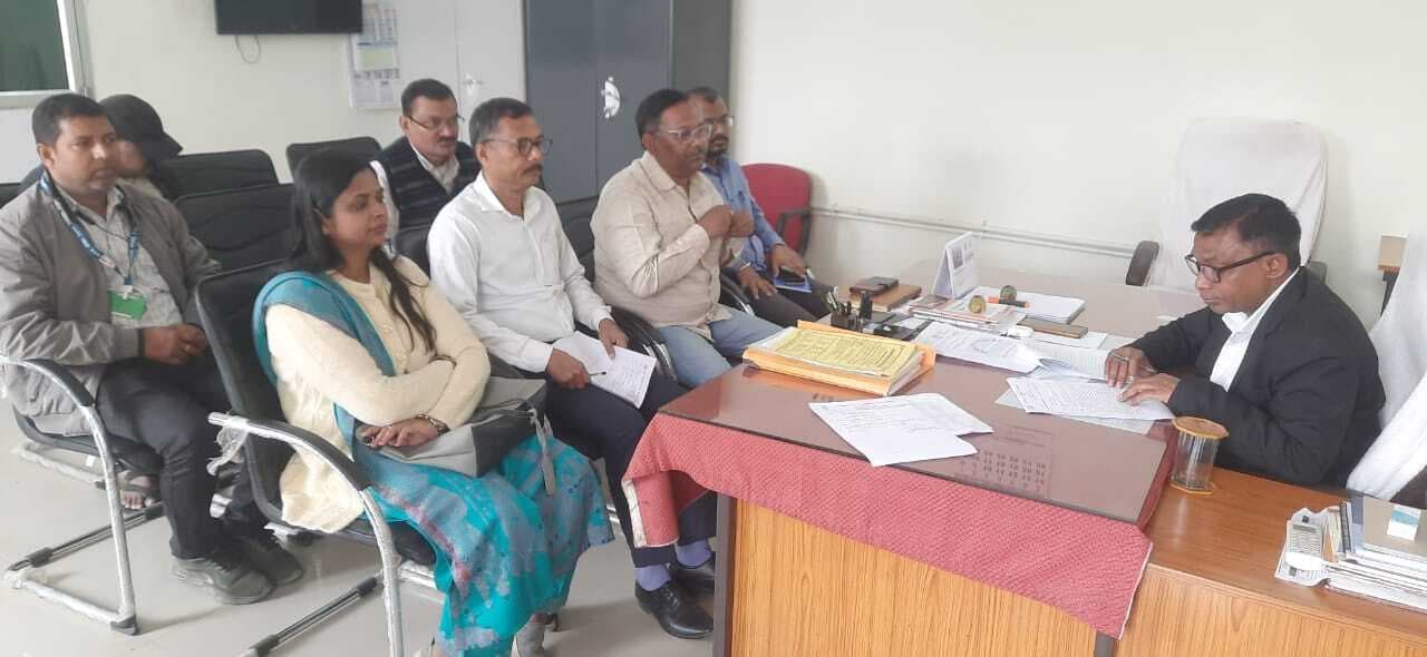 चिन्हित मामलों में पक्षकार को शीघ्र तामिला करायें नोटिस : सचिव