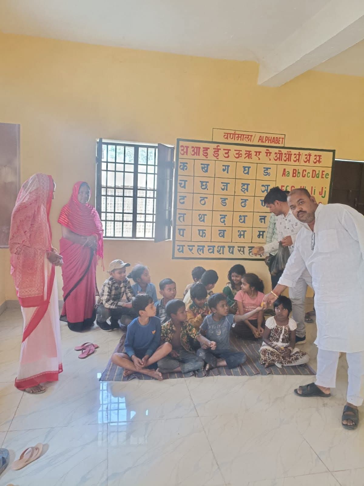 मुखिया ने आंगनबाड़ी के भवन का किया उद्घाटन