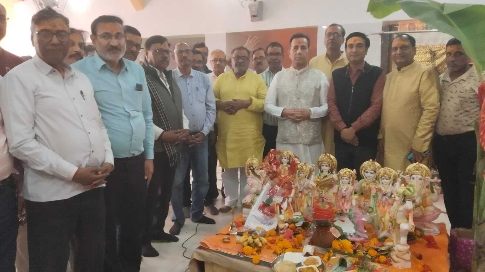 राधाकृष्ण ठाकुर बाड़ी में प्रतिमा की विराजमान